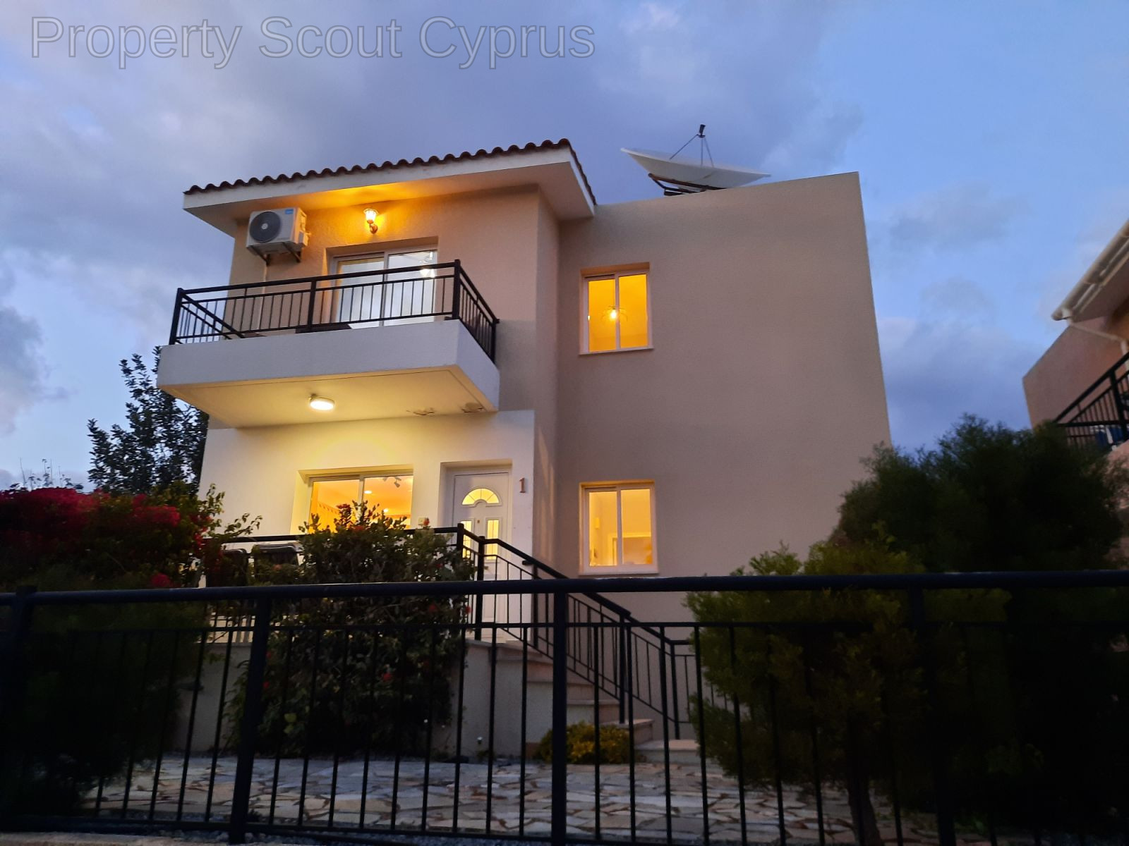 Luxurious 4-Bedroom Villa in Peaceful Peyia, Paphos
